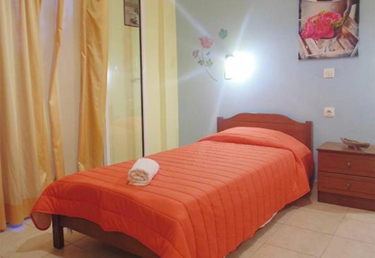 Stefanias Appartments Ágios Matthaíos エクステリア 写真