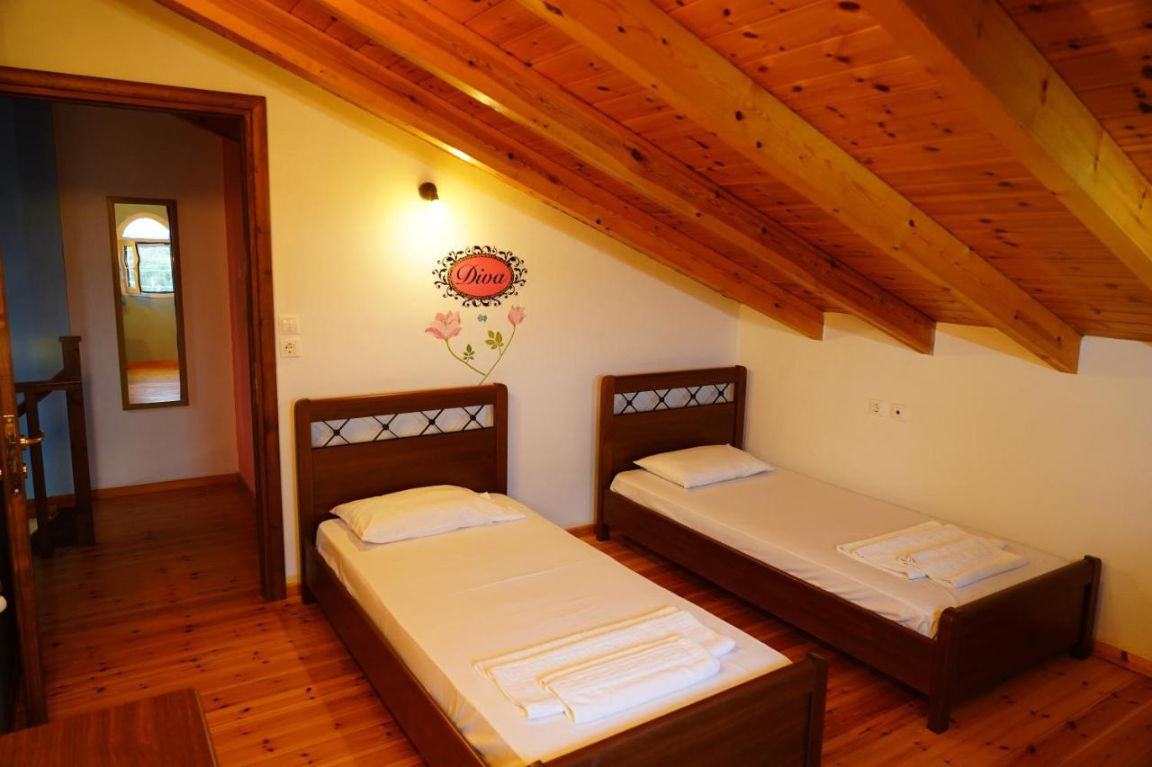 Stefanias Appartments Ágios Matthaíos エクステリア 写真