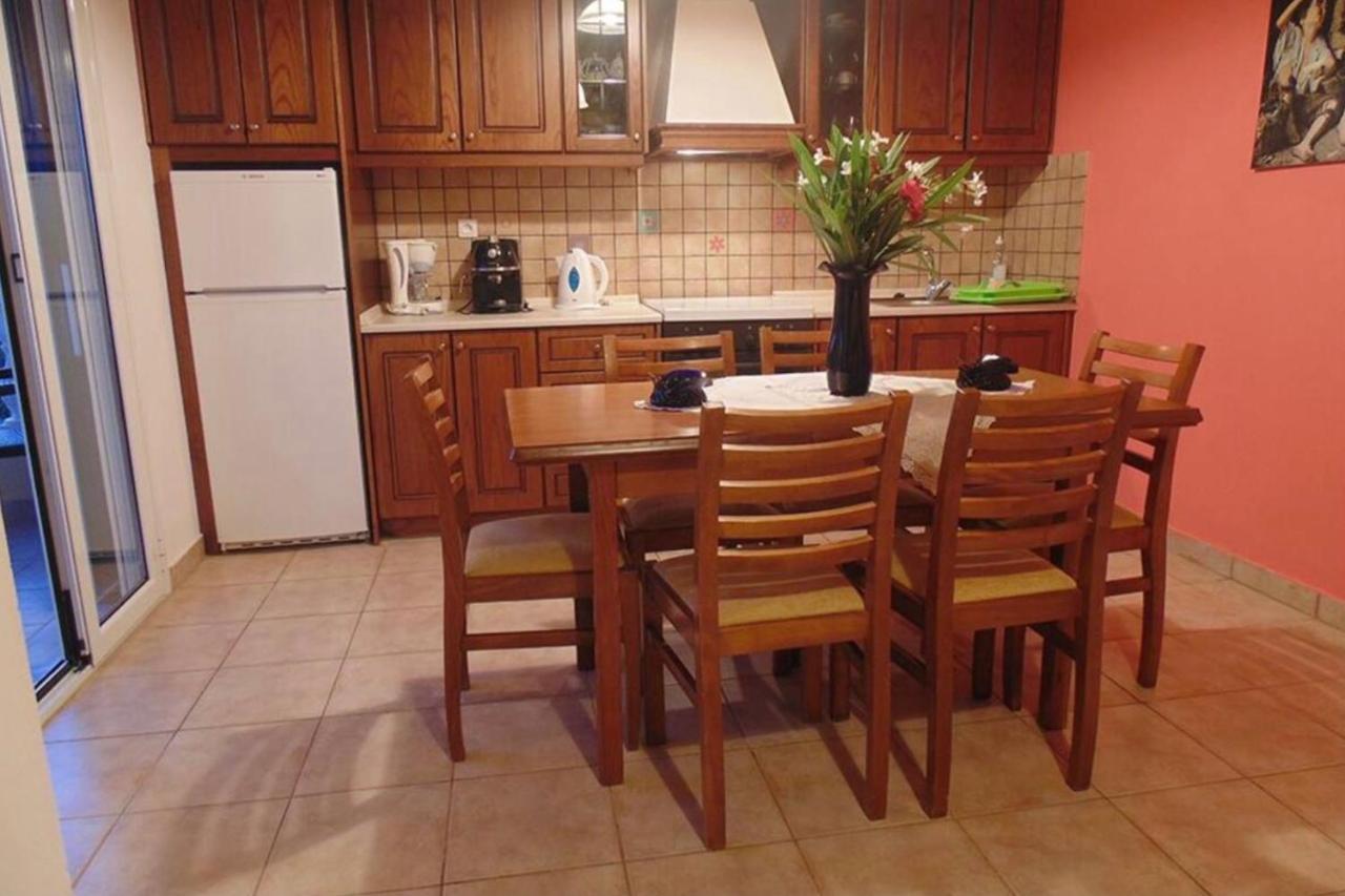 Stefanias Appartments Ágios Matthaíos エクステリア 写真