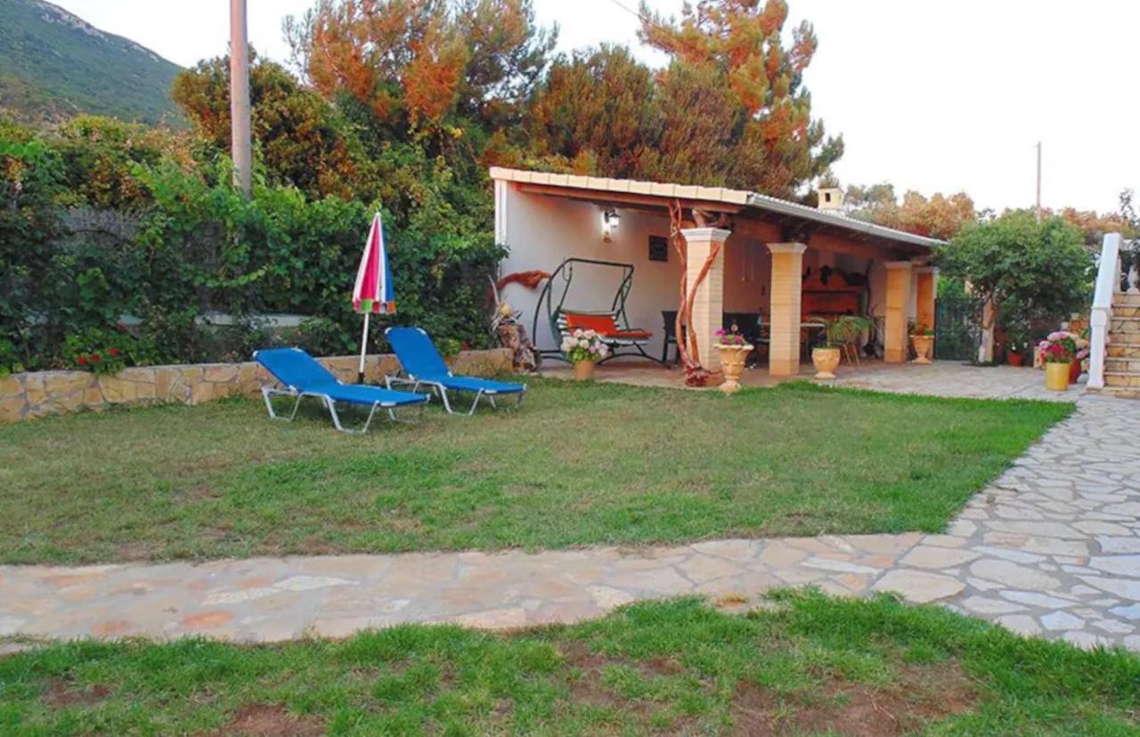 Stefanias Appartments Ágios Matthaíos エクステリア 写真