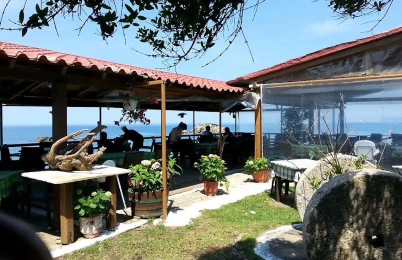 Stefanias Appartments Ágios Matthaíos エクステリア 写真