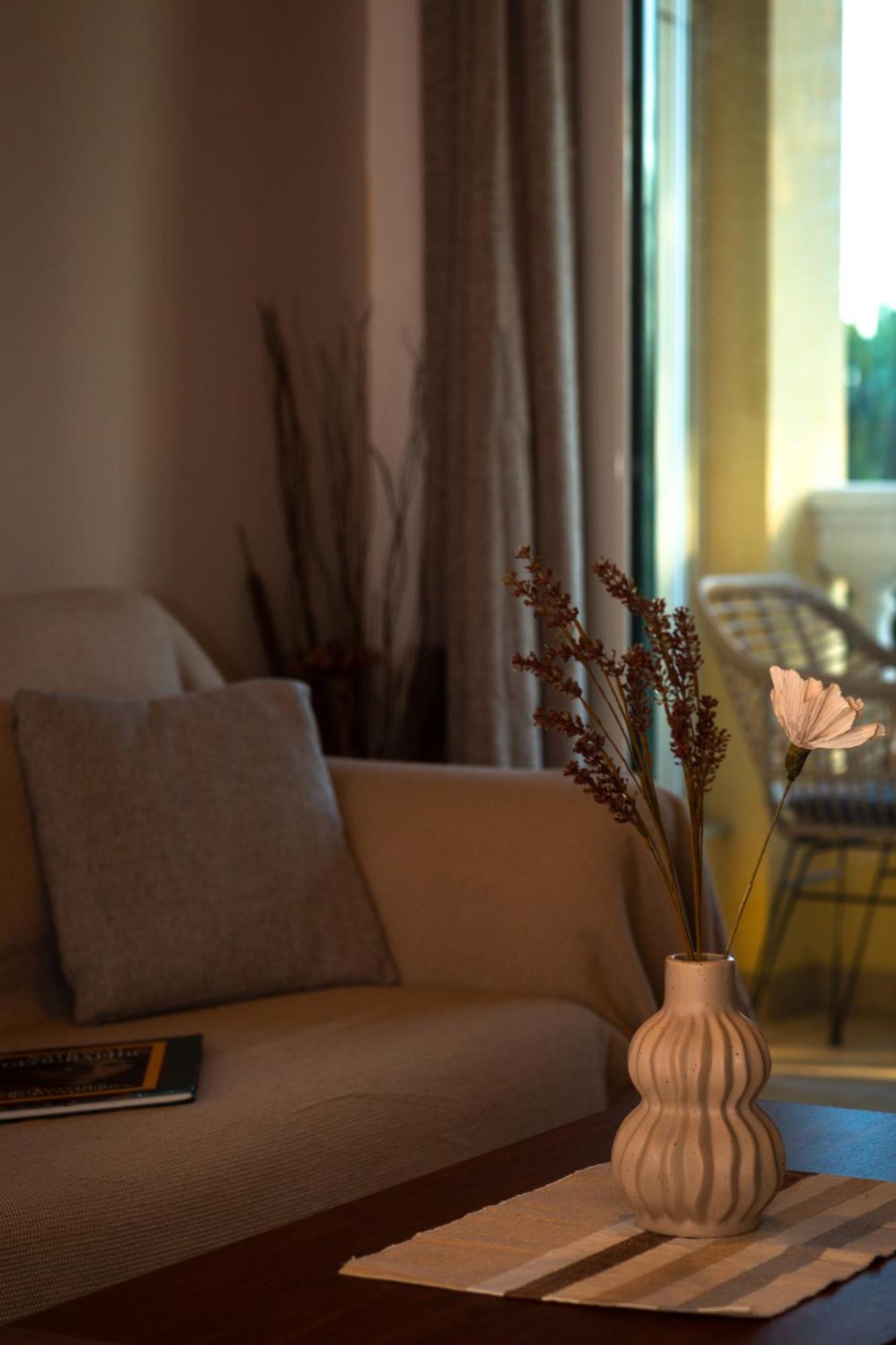 Stefanias Appartments Ágios Matthaíos エクステリア 写真