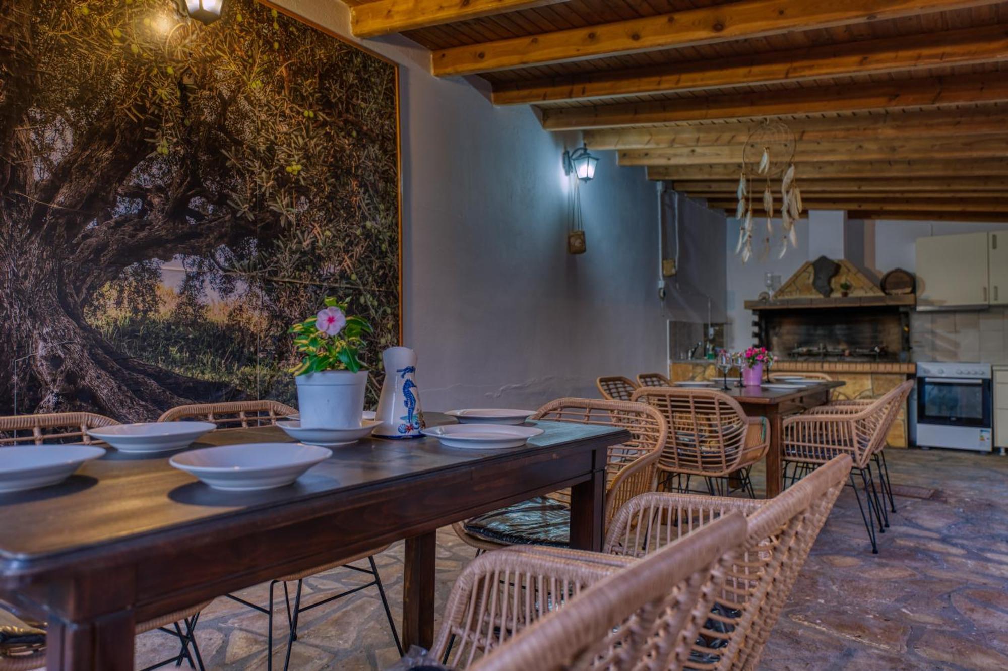 Stefanias Appartments Ágios Matthaíos エクステリア 写真