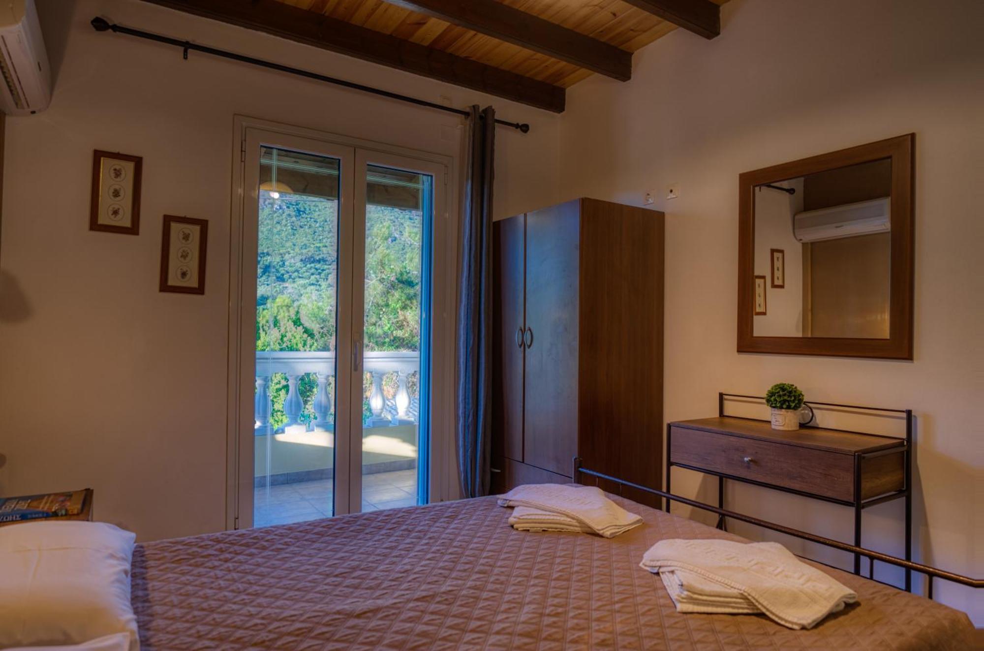Stefanias Appartments Ágios Matthaíos エクステリア 写真