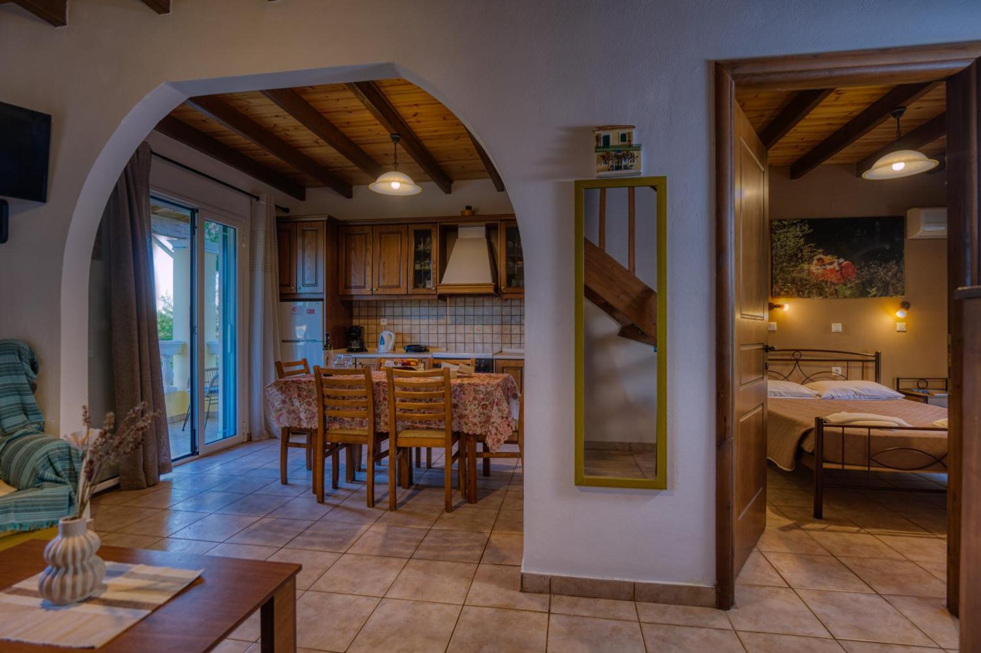 Stefanias Appartments Ágios Matthaíos エクステリア 写真