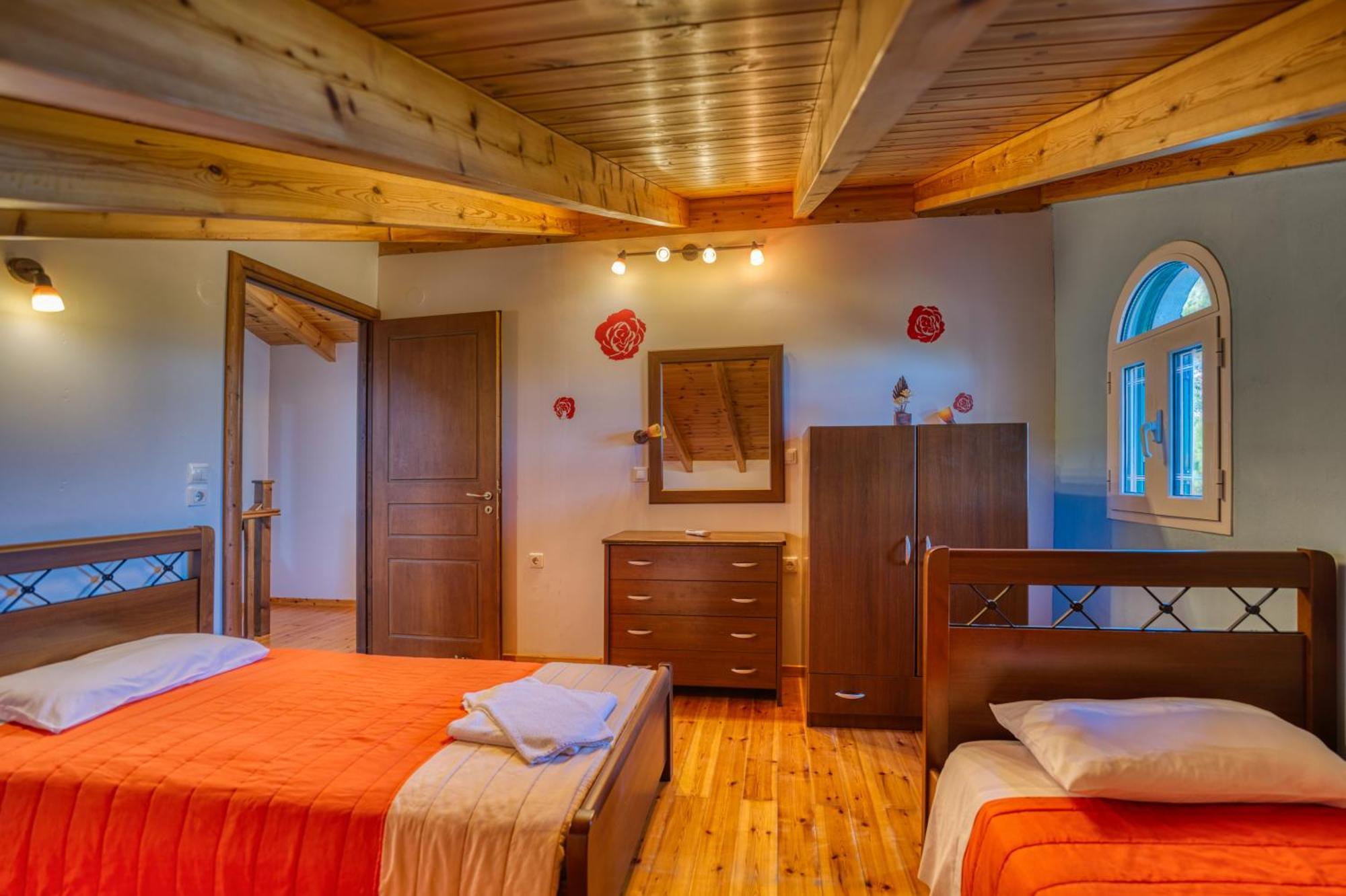 Stefanias Appartments Ágios Matthaíos エクステリア 写真