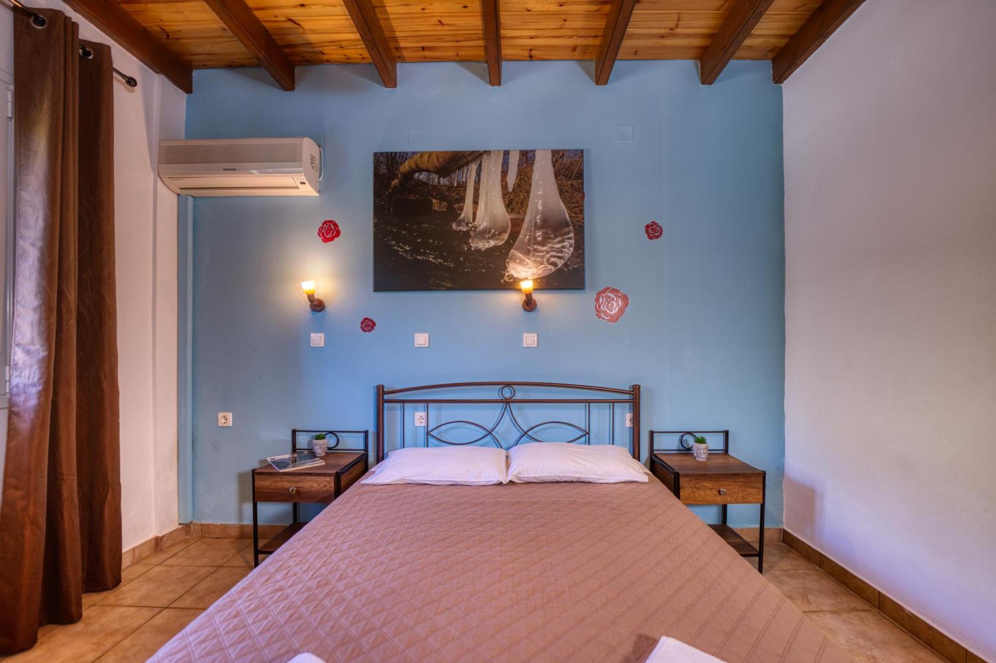 Stefanias Appartments Ágios Matthaíos エクステリア 写真