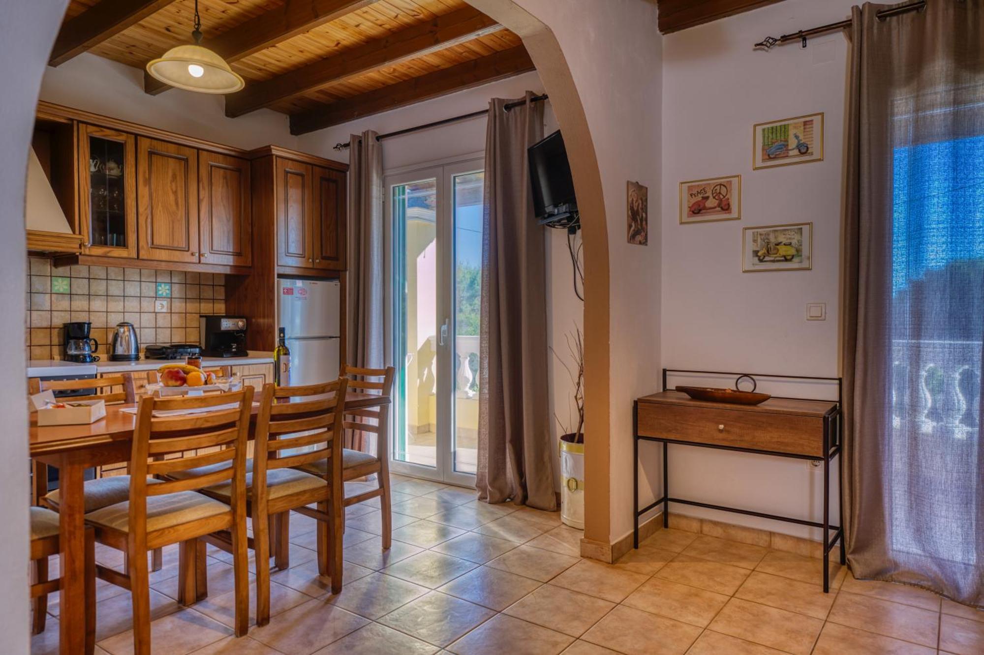 Stefanias Appartments Ágios Matthaíos エクステリア 写真