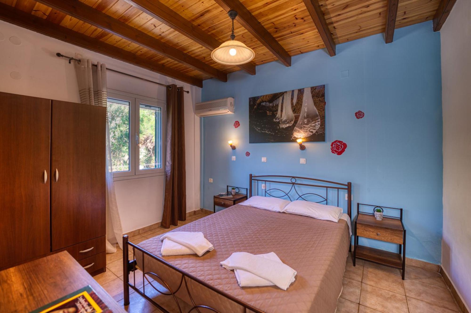 Stefanias Appartments Ágios Matthaíos エクステリア 写真